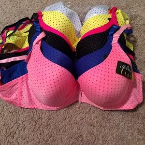6 bras. Fits like 34C